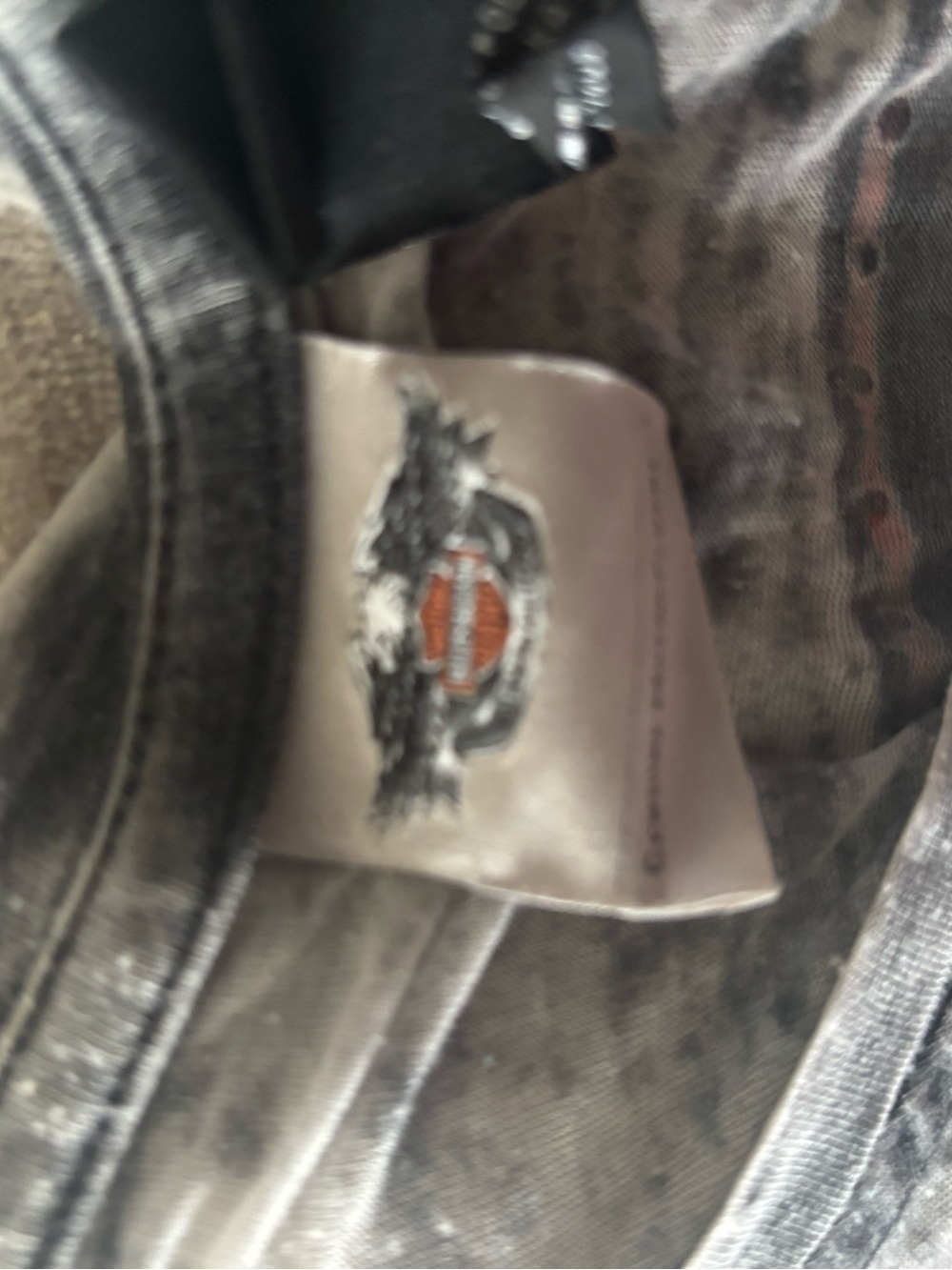Harley-Davidson Gray Tee with Orange Logo Accents - Picture 4 of 5
